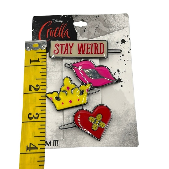 Charm It! x Disney Cruella 4 Piece Barrette Set - Picture 5 of 8